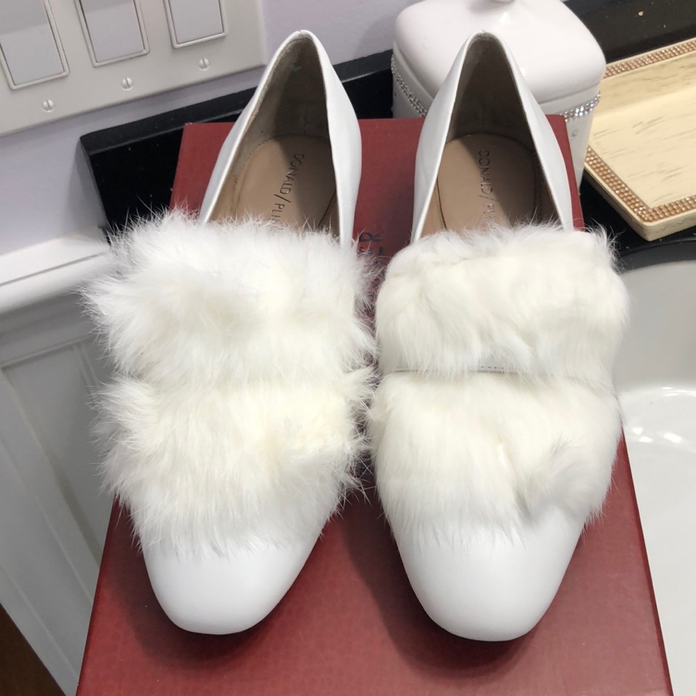 NWT Donald Pliner Lilian White Fur Shoes.